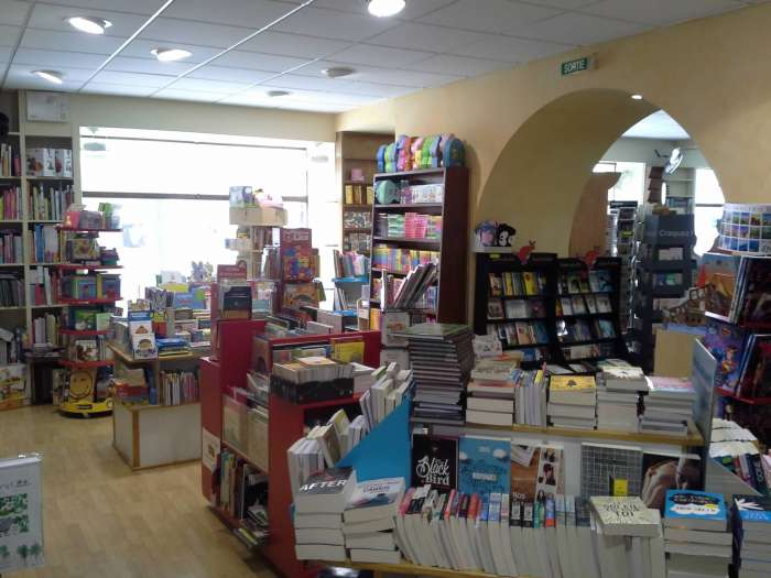 Vente Librairie - papeterie en plein centre ville de Gray (70100)