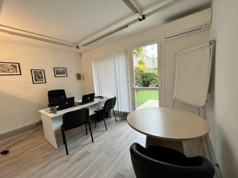 Vente Bureaux / Locaux professionnels, 31 m2 à Bordeaux (33800) en France