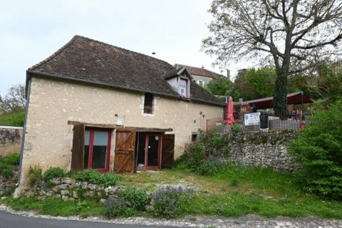 Vente Local commercial idéal pour Restaurant, Crêperie, Salon de thé, Glacier avec terrasse à Châtellerault (86100) en France
