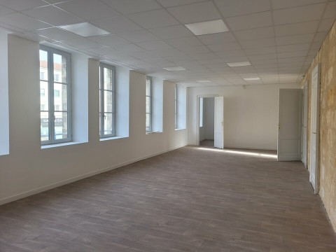 Vente Bureaux / Locaux professionnels, 100 m2 à Bordeaux (33000) en France