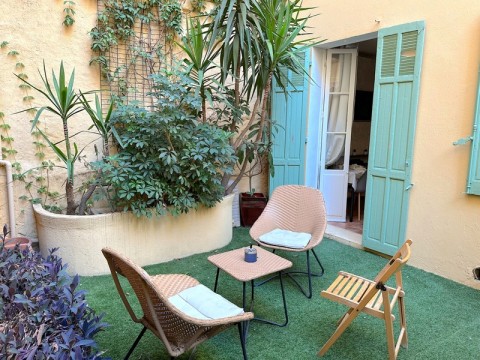 Vente Hôtel bureau d'environ 25 chambres à Toulon (83000)