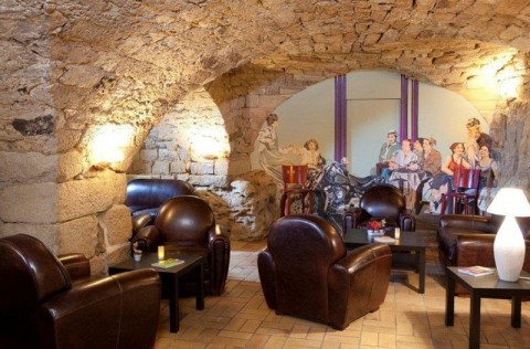 Vente Hôtel restaurant 3* d'environ 20 chambres avec terrasse à Vallon-Pont-d'Arc (07150)