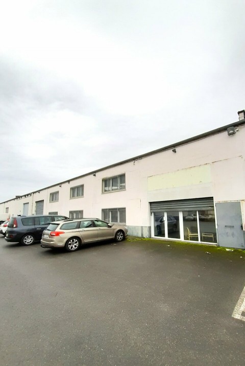 Vente Local d'activité / Entrepôt, 1800 m2 à Saint-Jean-de-la-Ruelle (45140) en France