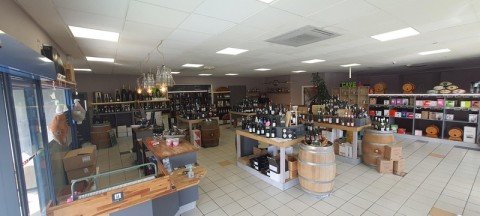 Vente Cave à vin, vente d'alcools spiritueux et épicerie fine sur un axe passant, à Montauban (82000) en France