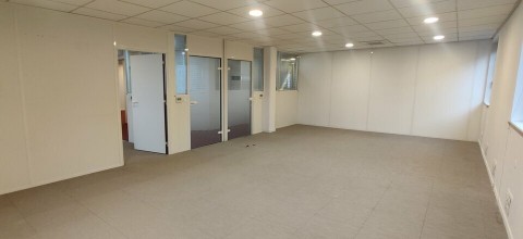 Vente Bureaux / Locaux professionnels, 667 m2 à Chevilly-Larue (94550)