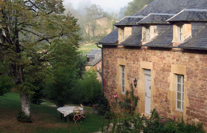 Vente Gîtes et chambres d'hôtes sur le chemin de Saint-Jacques-de-Compostelle, proche de Rodez (12000) en France