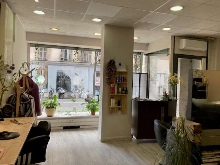 Vente Salon de coiffure avec toutes techniques et produits bio et végétal, dans une zone touristique, à Nice (06300)