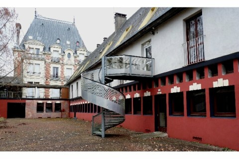 Vente Château, 3075 m2 dans la Sarthe (72) en France