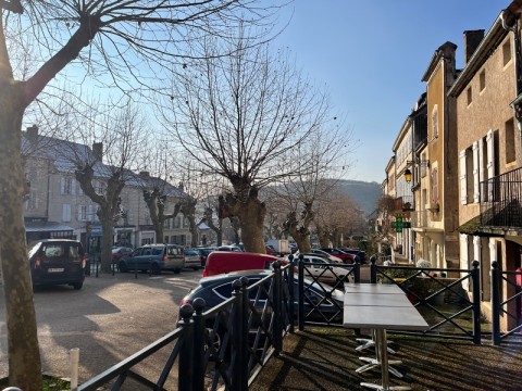 Vente Bar, Brasserie licence IV 80 couverts avec terrasse dans un village touristique, à Saint-Gengoux-le-National (71460) en France