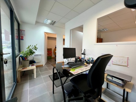Vente Bureaux / Locaux professionnels, 51 m2 à Trélazé (49800) en France