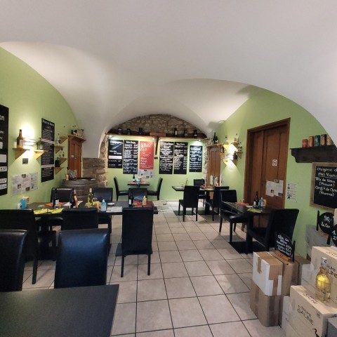 Vente Restaurant, Vin et spiritueux 30 couverts avec terrasse en emplacement N°1, à Lédignan (30350)