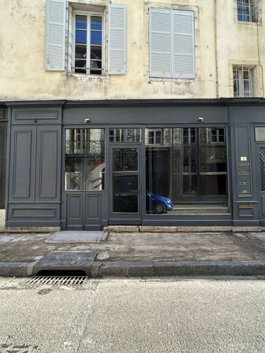 Vente Bar sur un emplacement N°1, à Dijon (21000)
