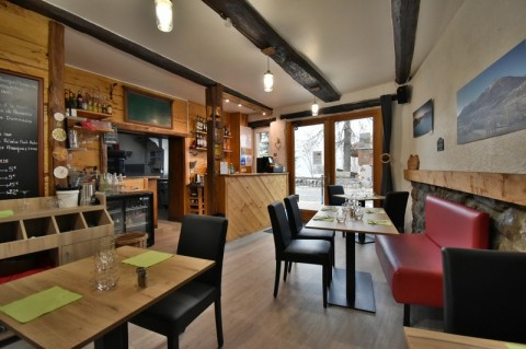 Vente Restaurant 75 couverts avec terrasse au calme, proche d'Embrun (05200)