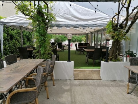 Vente Bar, Restaurant 28 couverts avec terrasse dans le centre ville, à Pont-Saint-Esprit (30130) en France