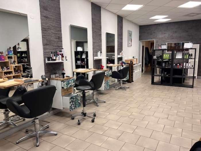 Vente Salon de coiffure mixte et barbier, dans une petite ville du Gers (32)