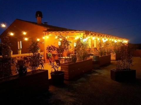 Vente Restaurant, Organisation de réception 30 couverts avec terrasse sur un axe passant, à Pierrevert (04860) en France