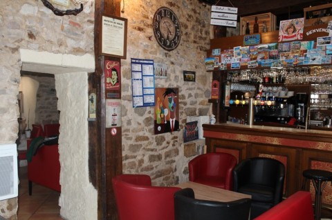 Vente Bar, Brasserie avec terrasse dans une rue passante, à Dole (39100)