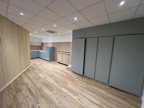 Vente Bureaux / Locaux professionnels, 188 m2 à Torcy (77200) en France