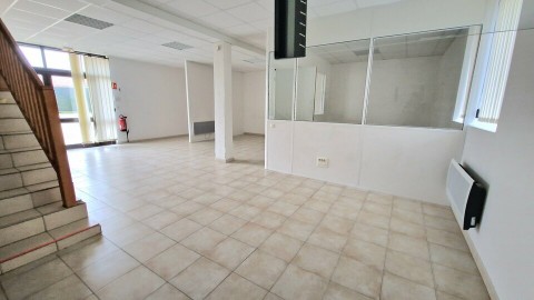 Vente Bureaux / Locaux professionnels, 106 m2 à Chevry-Cossigny (77173) en France