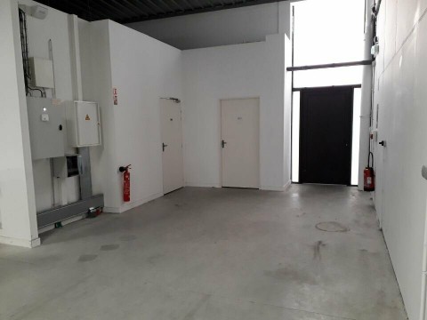 Vente Deux ateliers de 200 m2, à Châtellerault (86100)