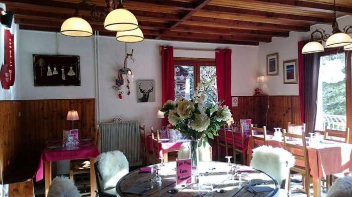 Vente Local commercial actuellement Bar, Restaurant 40 couverts avec terrasse en emplacement N°1, dans les Hautes Alpes (05)