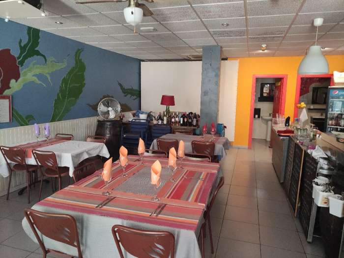 Vente Restaurant, Bar licence alcool fort 46 couverts avec terrasse à Girona en Espagne