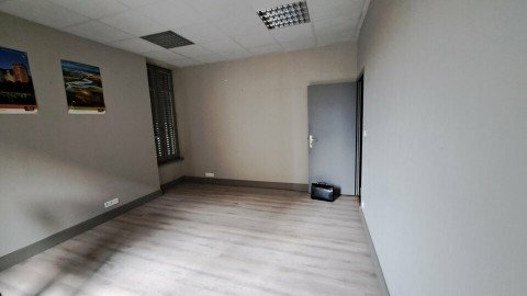 Vente Bureaux / Locaux professionnels, 280 m2 à Montluçon (03100) en France