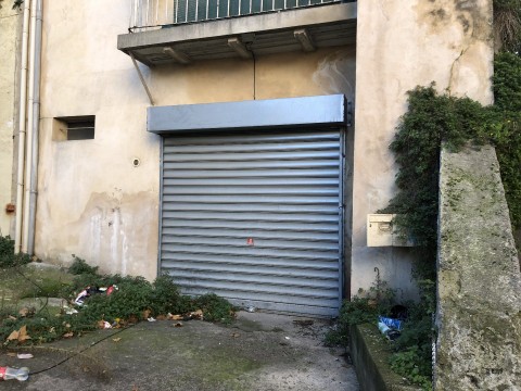 Vente Local de 600 pi2 idéal pour des bureaux, ateliers, à Marseille (13011) en France