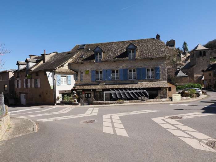 Vente Hôtel de charme 3 étoiles, restaurant, piscine, dans un des plus beaux villages de France, à Rodez (12000)