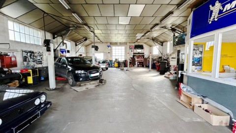 Vente Garage automobile de mécanique générale, vente de véhicules neufs et occasions, à Montcenis (71710)