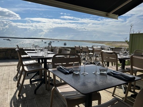 Vente Bar, Restaurant licence IV 35 couverts avec terrasse au bord de la mer, à Île-de-Sein (29990)