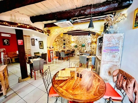 Vente Restaurant 44 couverts avec terrasse dans une rue passante, à Salon-de-Provence (13300) en France