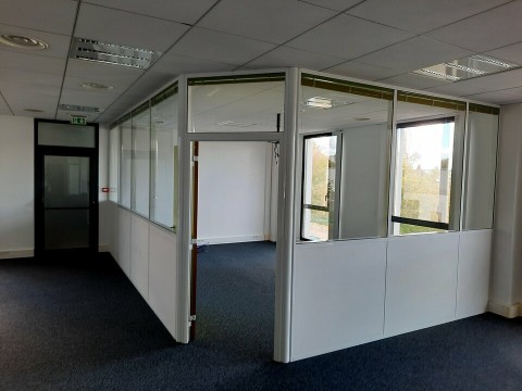 Vente Bureaux / Locaux professionnels, 219 m2 à Compiègne (60200)