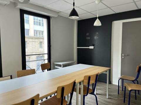 Vente Bureaux / Locaux professionnels, 504 m2 à Bordeaux (33300) en France