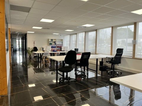 Vente Bureaux / Locaux professionnels, 454 m2 à Pessac (33600)