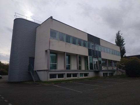 Vente Bureaux / Locaux professionnels, 17380 pi2 à Laval (53000) en France