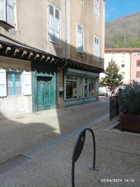 Vente Local commercial de 40 m2 dans le centre historique de Foix (09000) en France