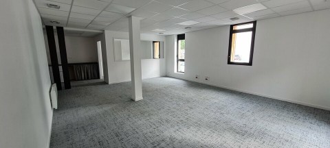 Vente Bureaux / Locaux professionnels, 60 m2 à Plérin (22190) en France