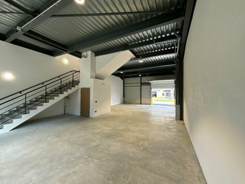 Vente Local d'activité / Entrepôt, 257 m2 à Fresnes (94260)