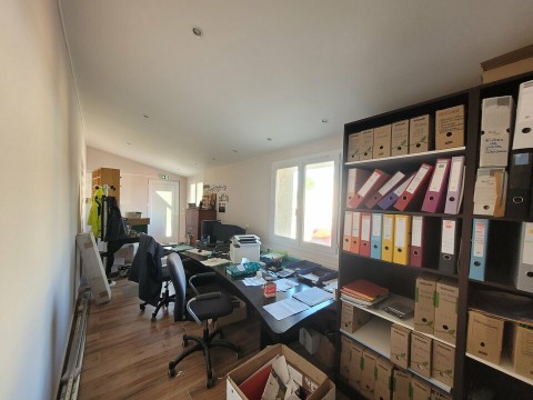 Vente Bureaux / Locaux professionnels, 50 m2 à Roussillon (38150) en France