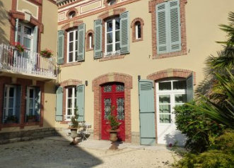 Vente Hôtel bureau d'environ 5 chambres avec piscine à Pau (64000) en France
