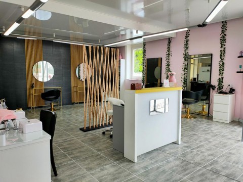 Vente Salon de coiffure, 80 m2 près de Roanne (42300)