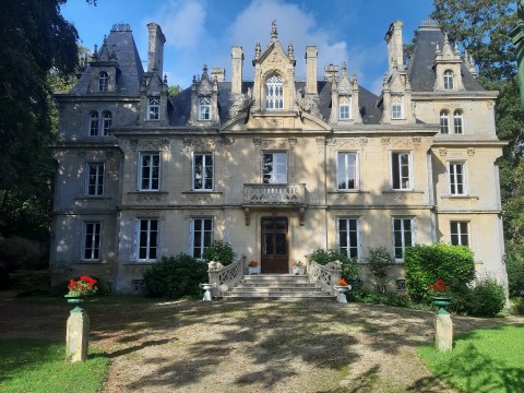 Vente Château néogothique de 466 m2 à Caen (14000)