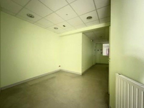 Vente Bureaux / Locaux professionnels, 340 m2 à Montluçon (03100) en France