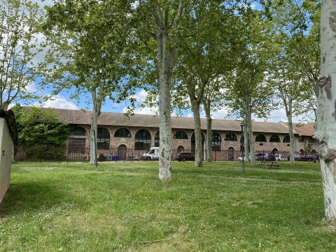Vente Local d'activité / Entrepôt, 870 m2 en centre-ville de Montech en France