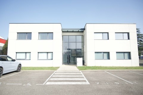 Vente Bureaux / Locaux professionnels, 380 m2 à Saint-Priest (69800)
