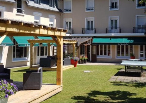 Vente Bar, Hôtel restaurant de 27 chambres avec parking à Mont-Dore (63240)