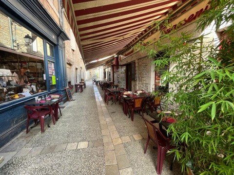 Vente Bar, Restaurant 100 couverts avec terrasse à Gramat (46500)