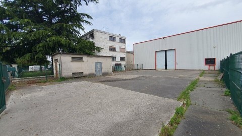 Vente Local d'activité / Entrepôt, 7540 pi2 à Brie-Comte-Robert (77170) en France