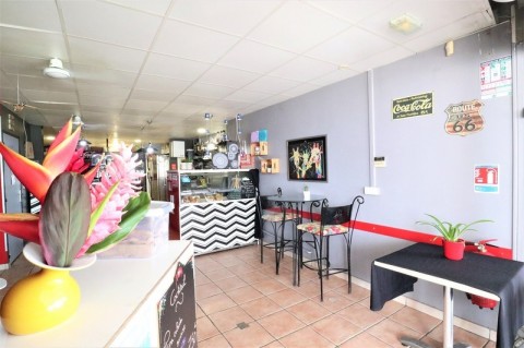 Vente Café, Brasserie, Restaurant 40 couverts avec terrasse sur un emplacement N°1, à Saint-François (97118) en France